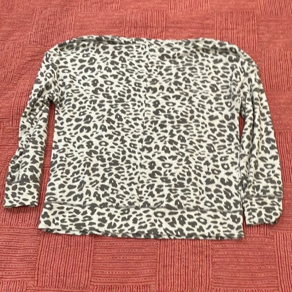 3/4 length sleeve Crew Neck Leopard Print Sweater - Picture 10 of 12